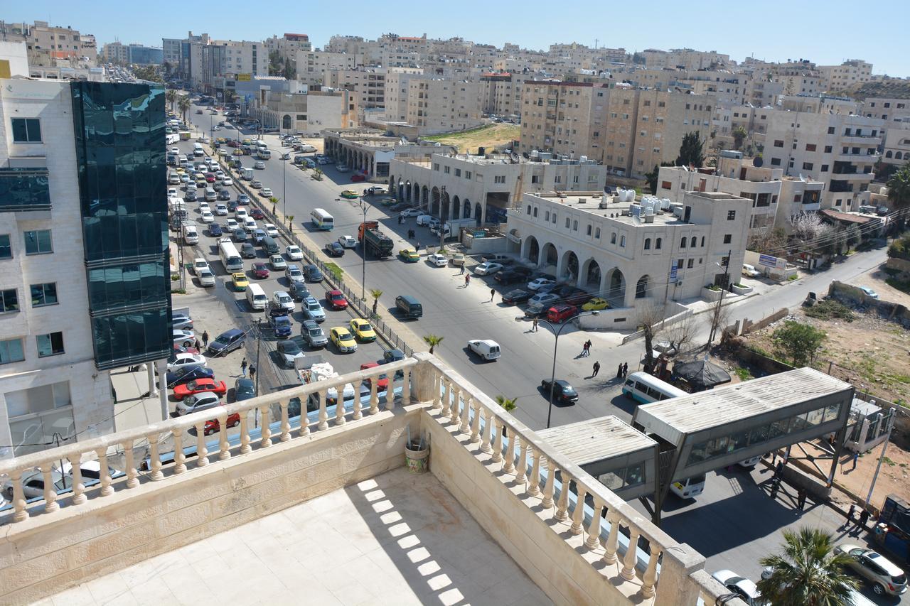 Teeba Palace Hotel Suites Amman Oda fotoğraf