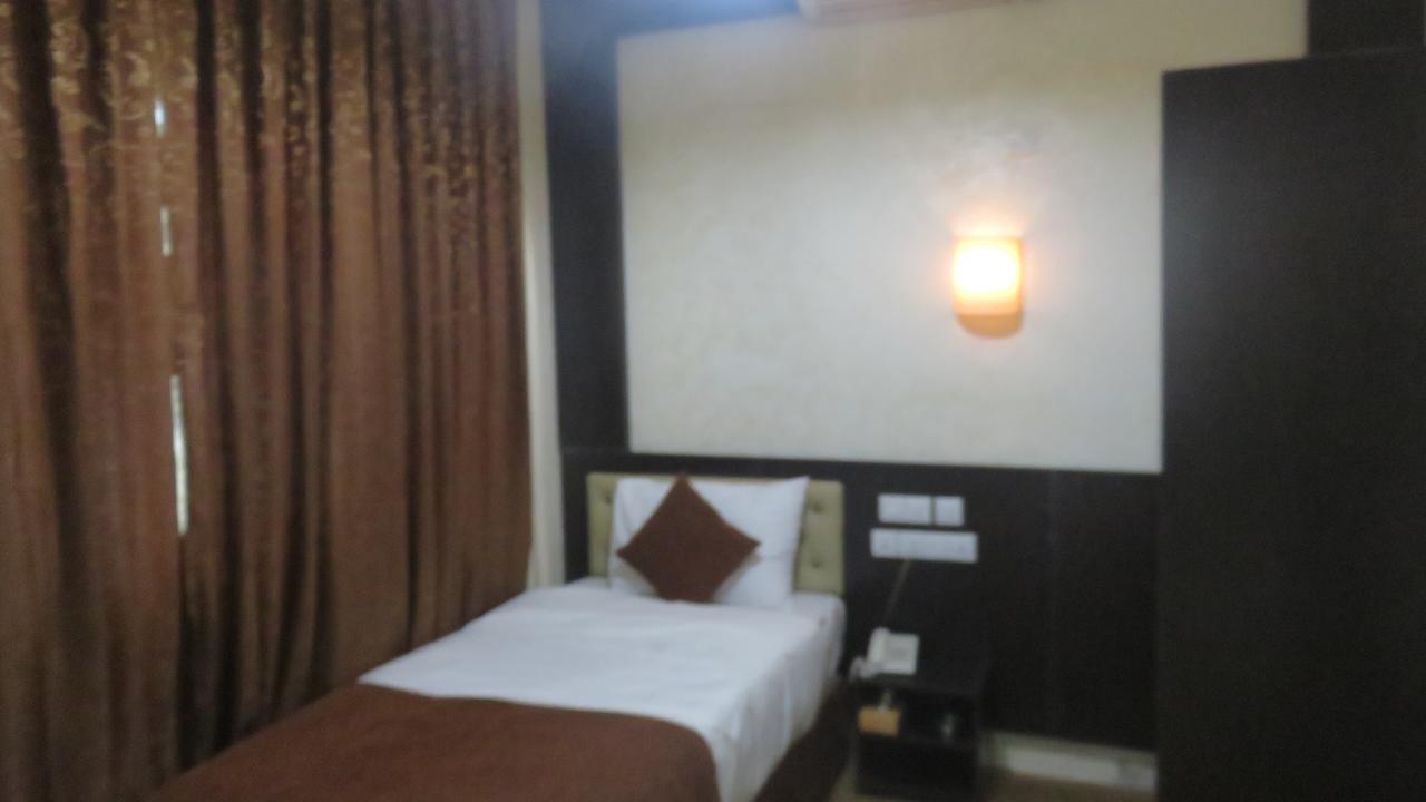 Teeba Palace Hotel Suites Amman Dış mekan fotoğraf